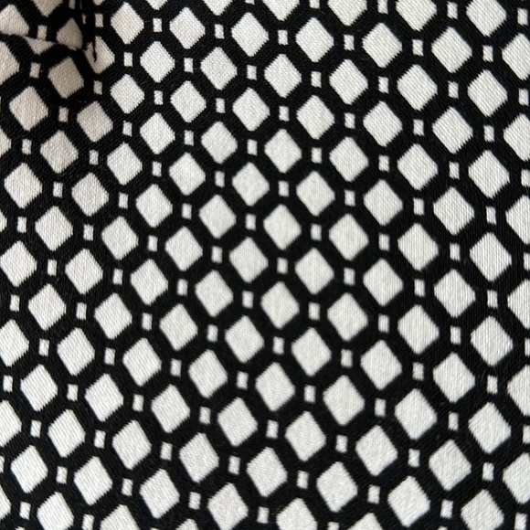 Banana Republic Factory Black and White Diamond Print Sloan Crop Pant Size 4P - Picture 4 of 13